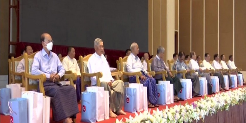 Paying Respects: Tatmadaw families pay respects to retired personnel